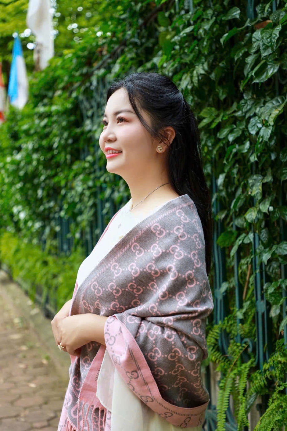 Chiếc khăn — với chị Nhung là một giấc mơ, một khát vọng, một sứ mệnh